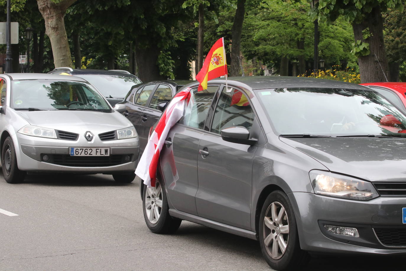 Vox y el Sindicato Solidaridad se manifiestan en la capital asturiana contra «la expropiación del derecho al trabajo». La Unión Sindical Obrera reclamó por su parte la lucha por los derechos laborales.