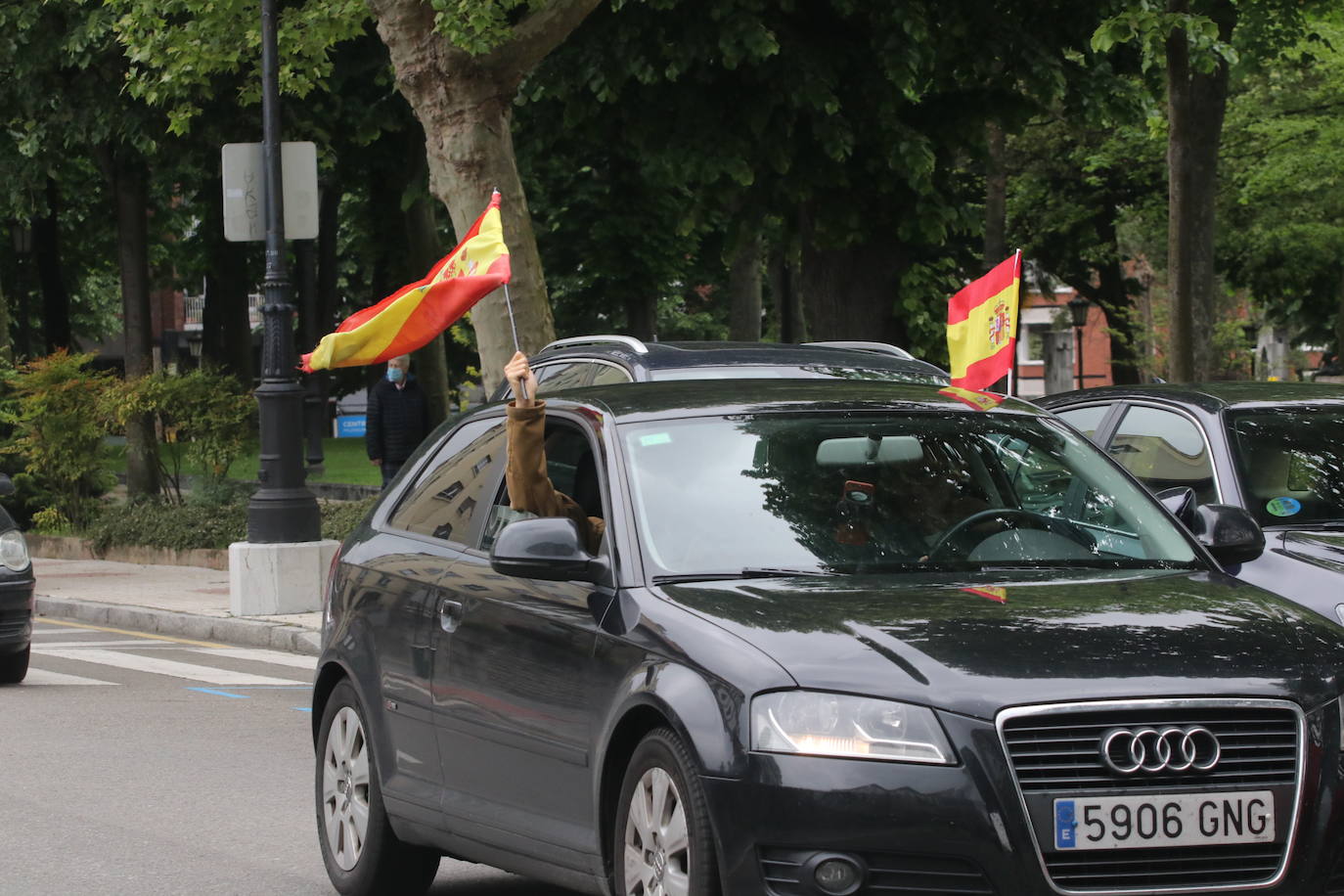 Vox y el Sindicato Solidaridad se manifiestan en la capital asturiana contra «la expropiación del derecho al trabajo». La Unión Sindical Obrera reclamó por su parte la lucha por los derechos laborales.