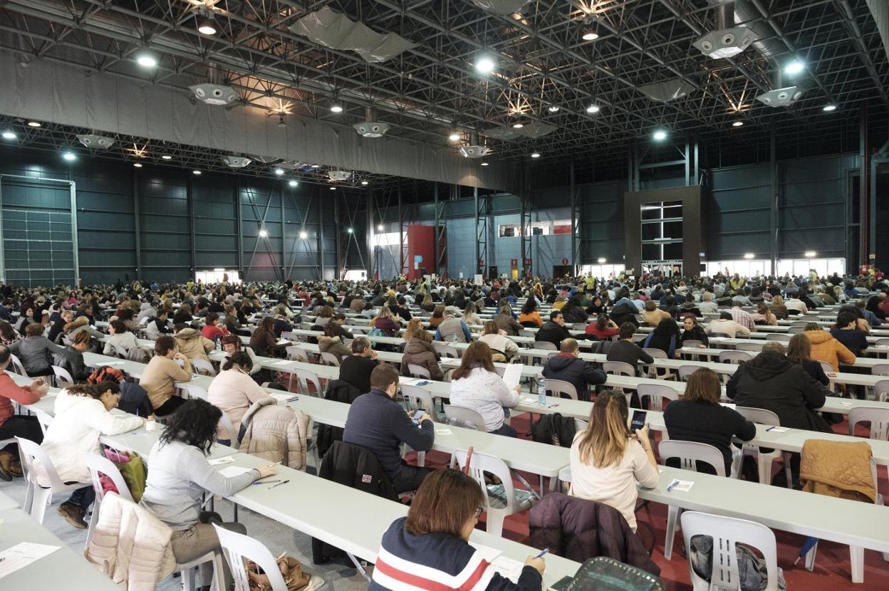 Pruebas de selección de 166 plazas para técnico del Servicio Asturiano de Salud, celebradas en 2019. 