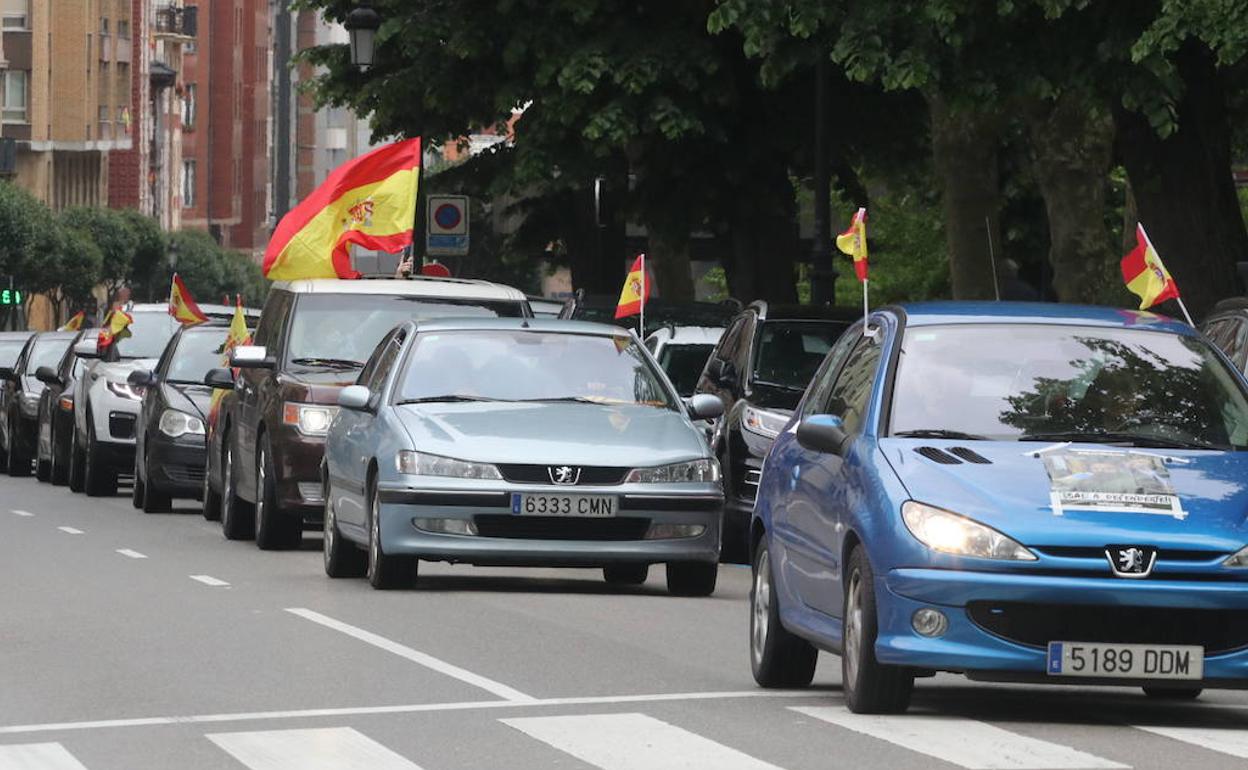 Día del Trabajo | Vox y el Sindicato Solidaridad se manifiestan en Oviedo contra «la expropiación del derecho al trabajo»