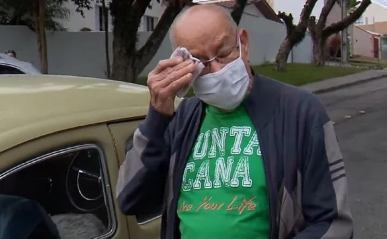 Marcelo Siqueira, emocionado