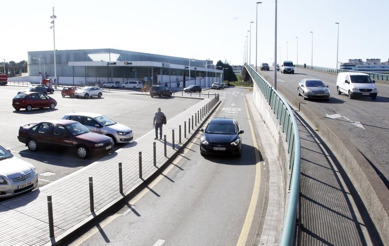 Estación provisional de Sanz Crespo, donde se plantea realizar un ampliación y encajar unas 30 dársenas para autobuses. 