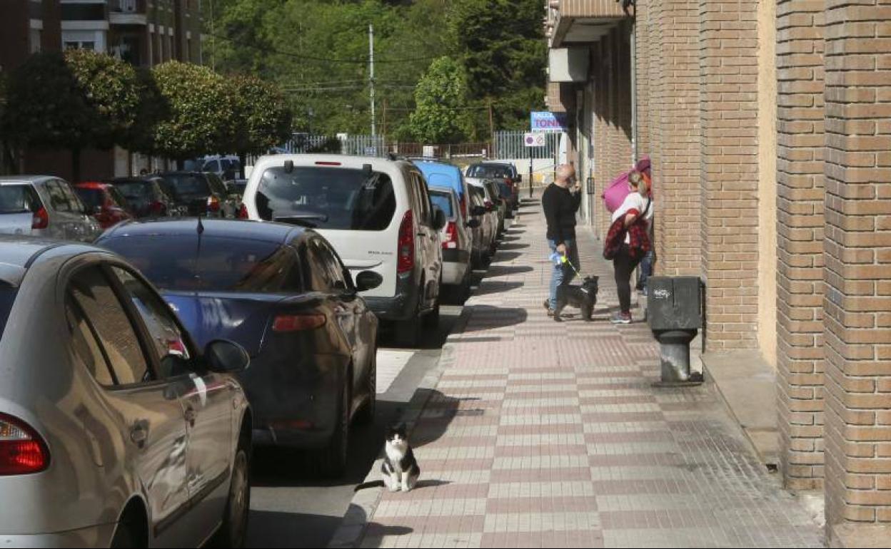 Calle Gran Vía, en Pola de Siero, donde ha tenido lugar el suceso.