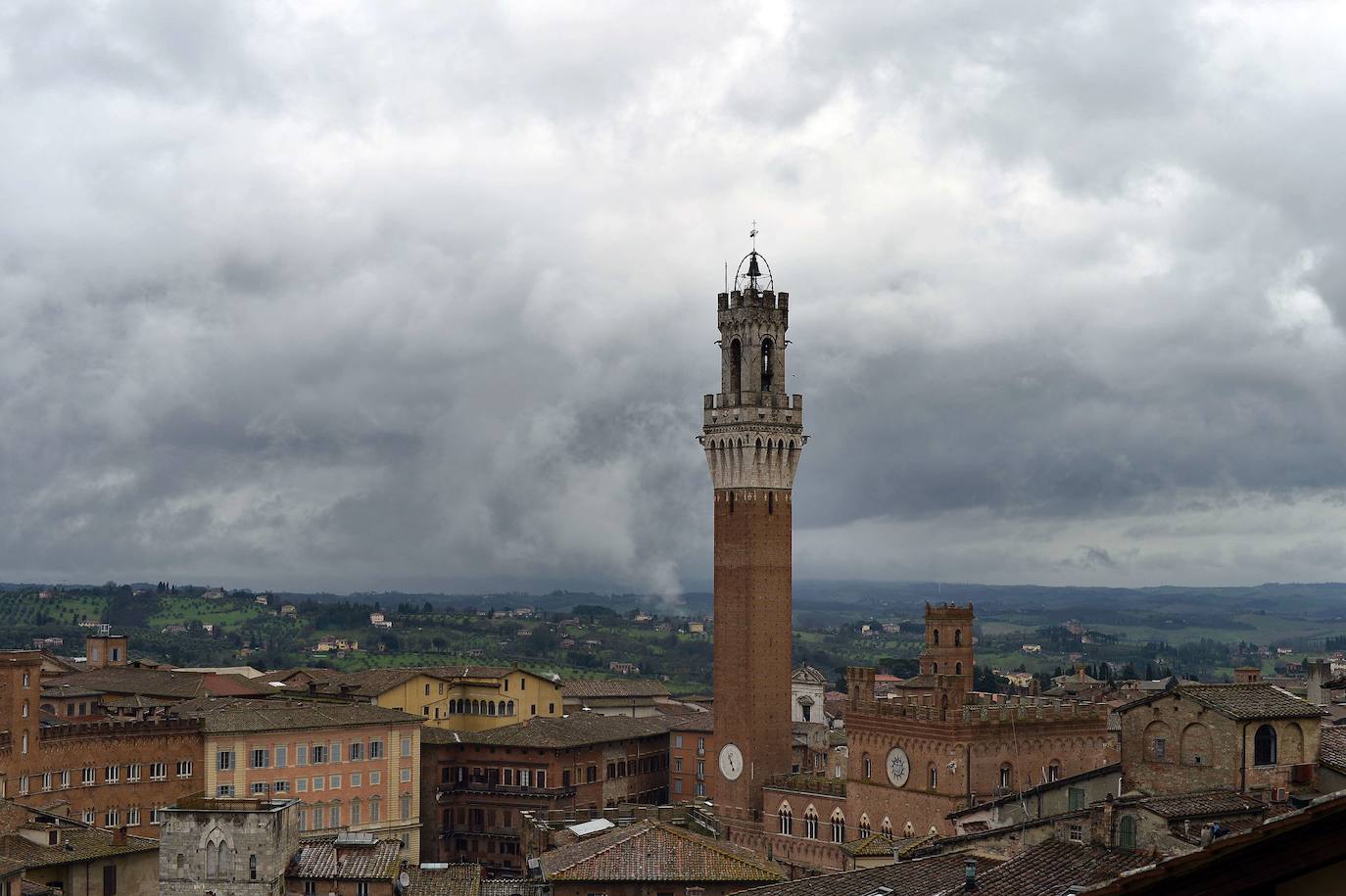 11. Torre Mangia de Siena (Italia)