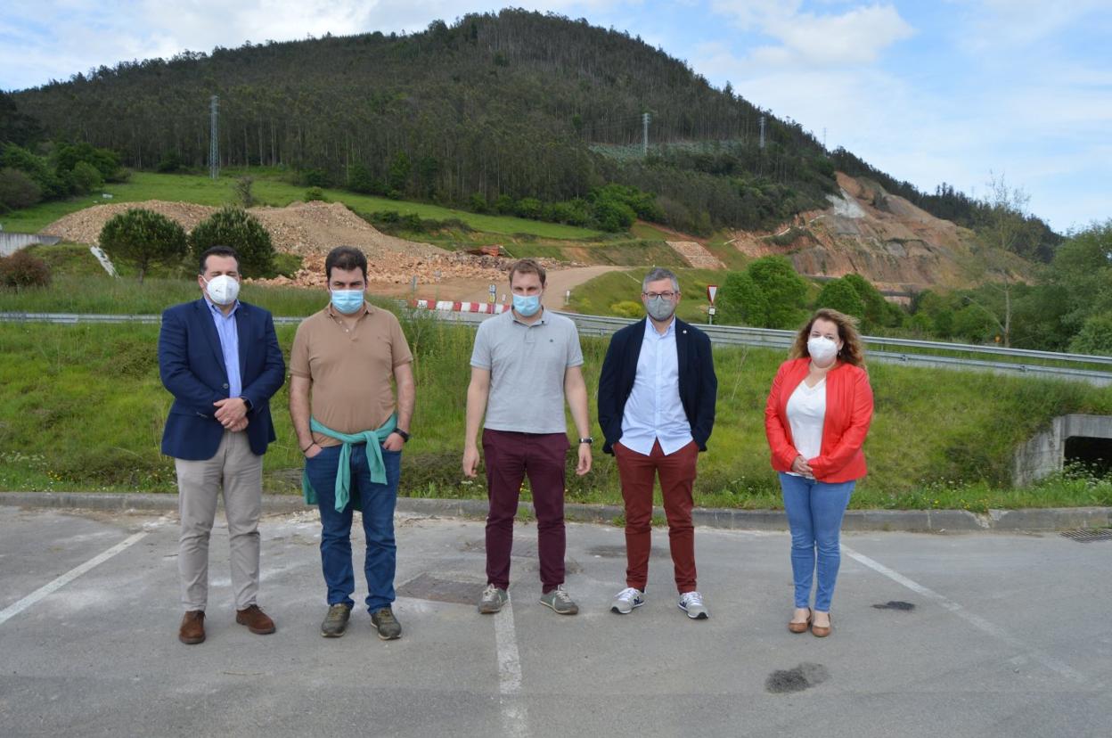 Carlos Suárez, Sergio Hidalgo, Adrián Pumares, Alejandro Bermúdez y Ana Pérez, en Casazorrina. 