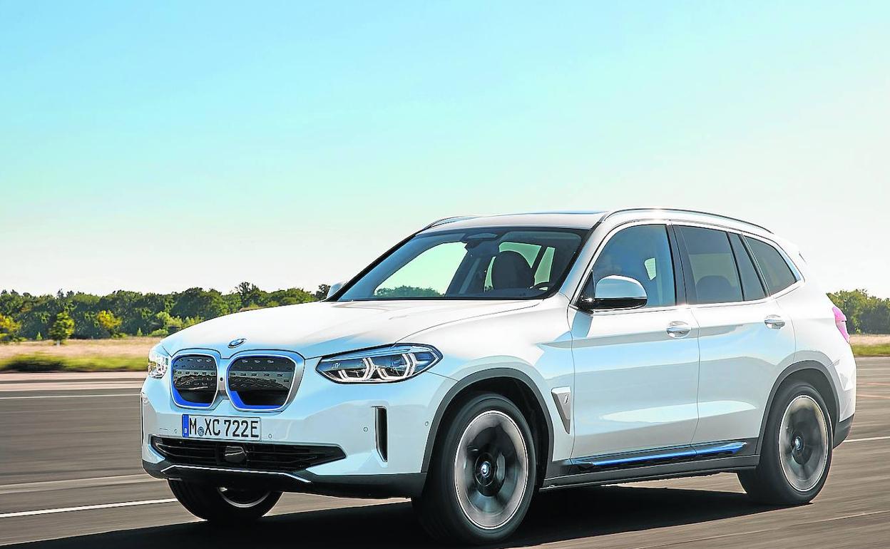 El BMW iX3 eléctrico es exáctamente igual al que utiliza propulsores térmicos 