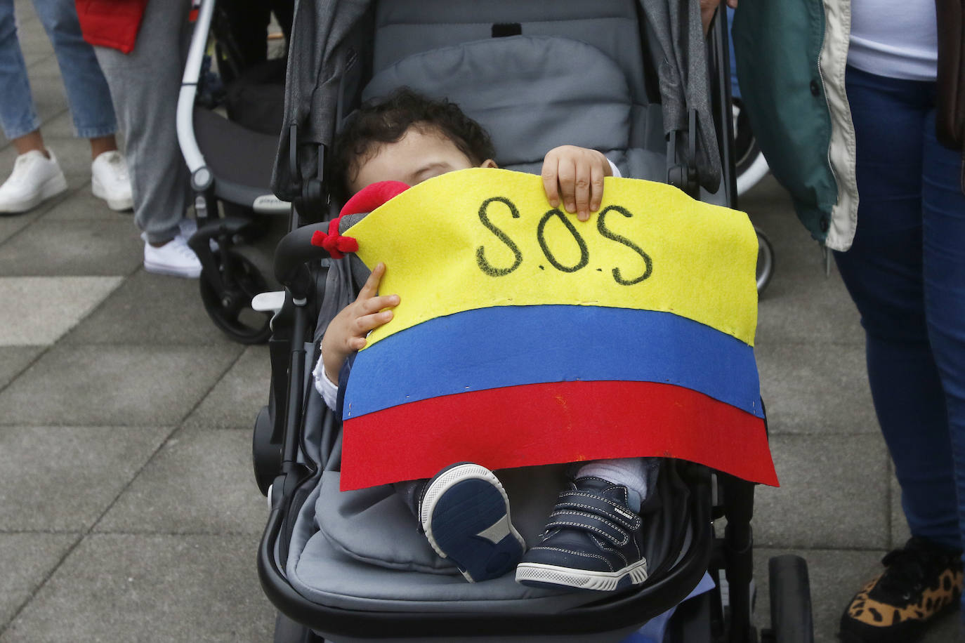 Nicolás Guerrero, que vivía en Gijón desde 2017 con su mujer Yeardeli y su hija Emily, falleció el lunes en las protestas populares de Colombia. 