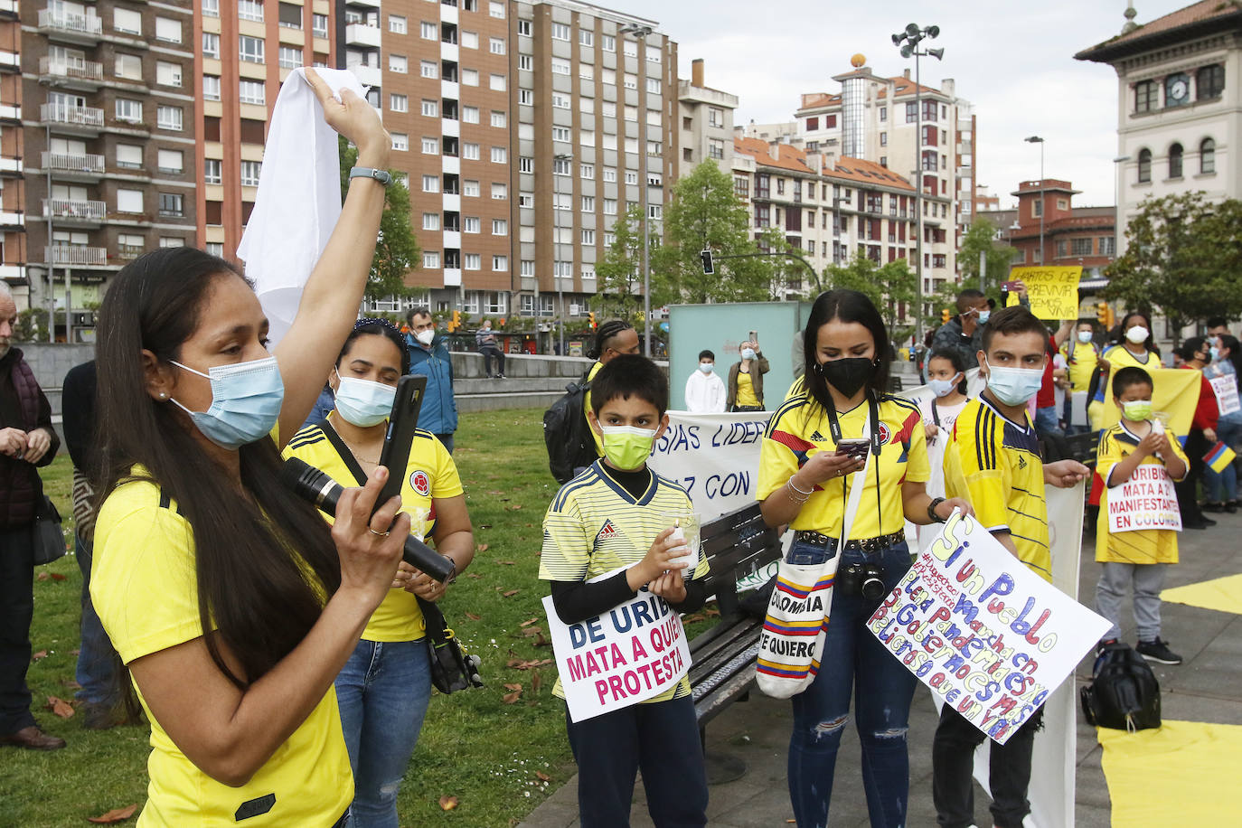 Nicolás Guerrero, que vivía en Gijón desde 2017 con su mujer Yeardeli y su hija Emily, falleció el lunes en las protestas populares de Colombia. 