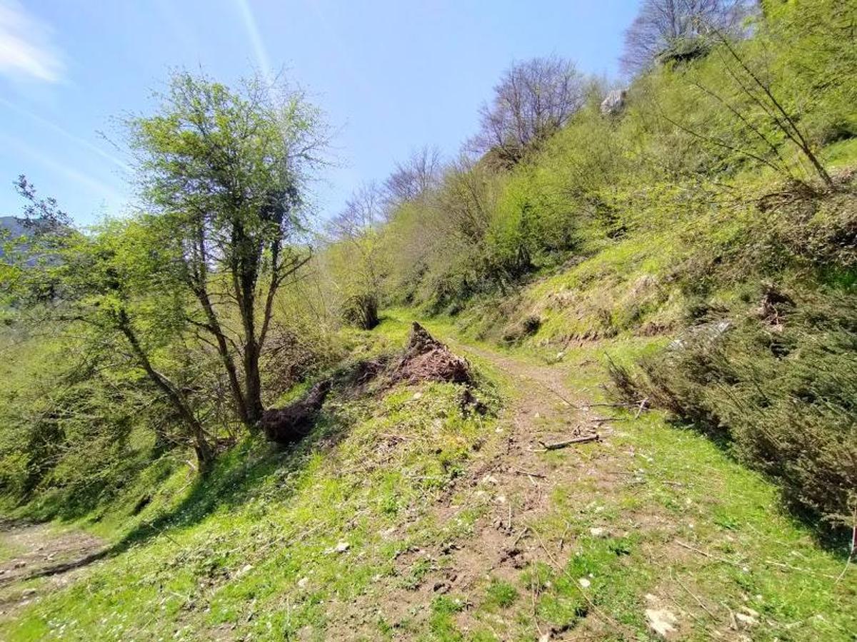 Fotos: Ruta el Porrón de Peña Blanca desde Cueva Deboyu