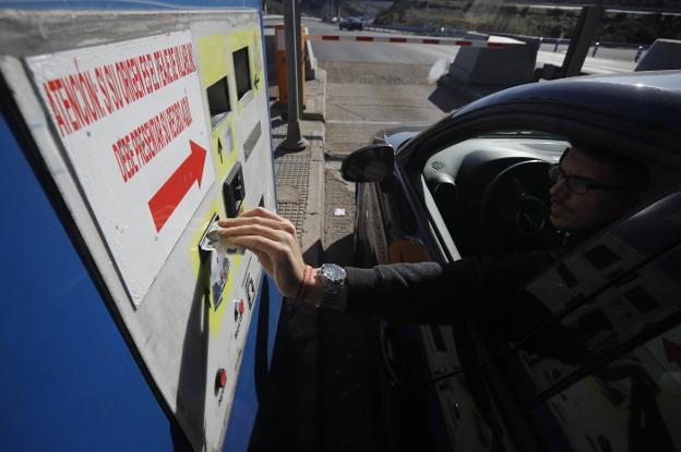 El Principado rechaza los peajes en las autovías y pide que se atienda la singularidad de Asturias