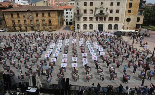 Concentración en Oviedo en favor de la oficialidad del asturiano.