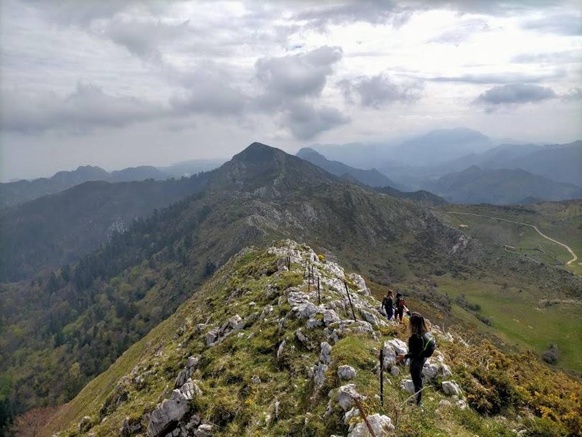 Crestería desde el Mofrechu al Pico Joyadongu.