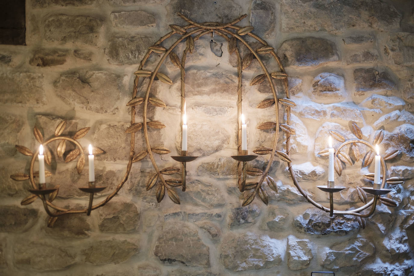 Simbiosis. La naturaleza asturiana en todo su esplendor y una cuidada decoración que combina varios estilos se fusionan en esta vivienda ubicada en un valle del concejo de Villaviciosa