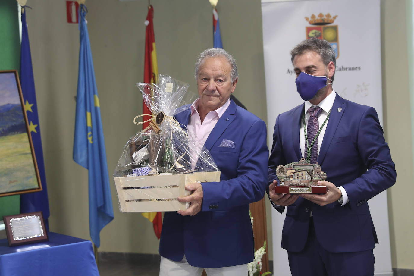 Las circunstancias obligaron un año más al Festival del Arroz con Leche de Cabranes a reiventarse. El pregón corrió a cargo del cantante Vicente Díaz y los actos se retrasmitieron por internet.