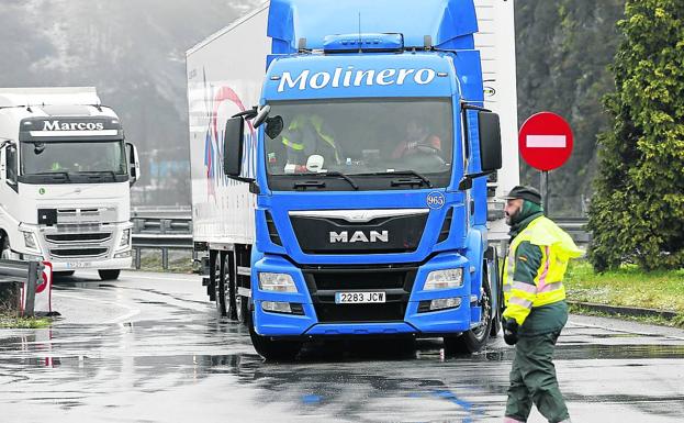 Asturias, entre las regiones que más competitividad pierden con un incremento de los peajes