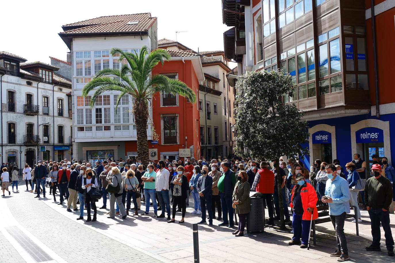 Otea, la patronal de hosteleria y turismo del Principado pide al Gobierno asturiano que rectifique el nuevo modelo de restricciones que estableció la Consejería de Sanidad y que contempla la posibilidad de cerrar los alojamientos en los concejos en los que se declare el nivel de riesgo extremo tras el estado de alarma. «Es un sinsentido que unas medidas establecidas ante la mejora de la situación sanitaria en Asturias recojan la máxima restricción para los alojamientos como es la suspensión de su actividad», han denunciado.