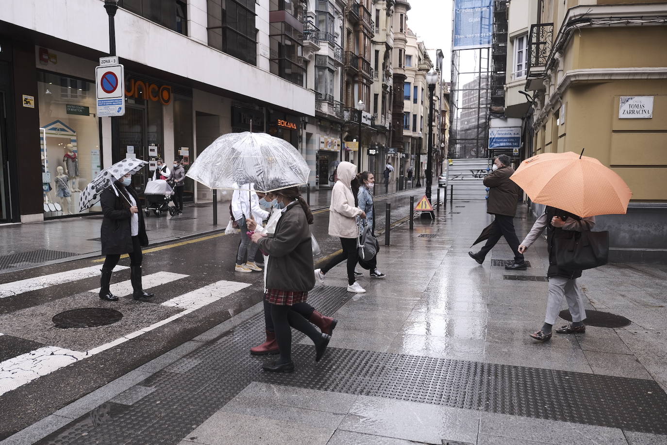 Las lluvias serán protagonistas durante toda esta semana en Asturias. La región ha vivido un lunes lluvioso, con cielos cubiertos que han dejado granizo en algunos puntos el interior. 