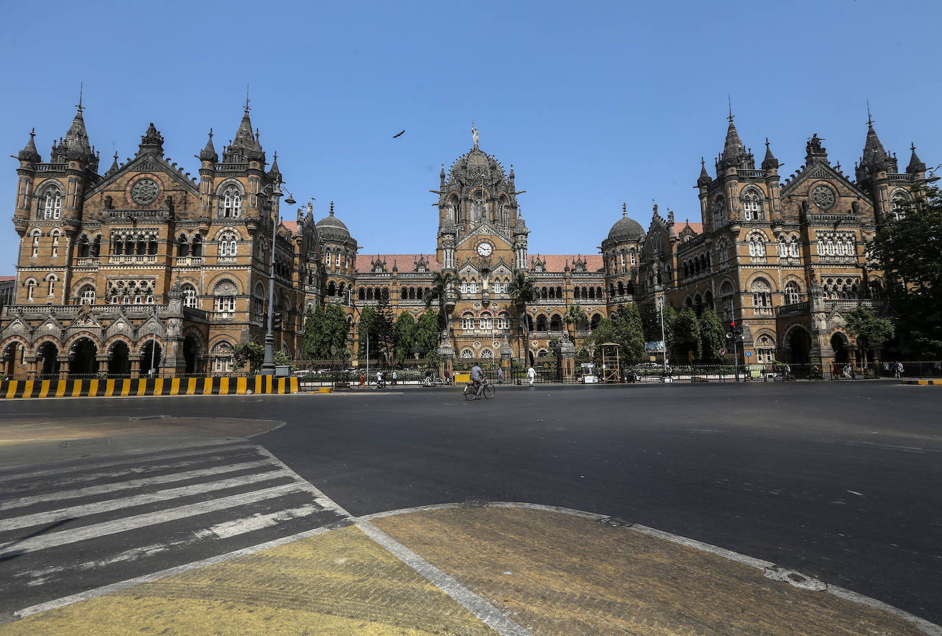 Bombay, India: 48 multimillonarios | La ciudad india suma un total de 10 multimillonarios desde 2020. Con un patrimonio total de 265 billones, Bombay tiene como residente con mayor poder económico a Mukesh Ambani, que es también la décima persona más rica del mundo, con una fortuna de 84.5 mil millones de dólares.