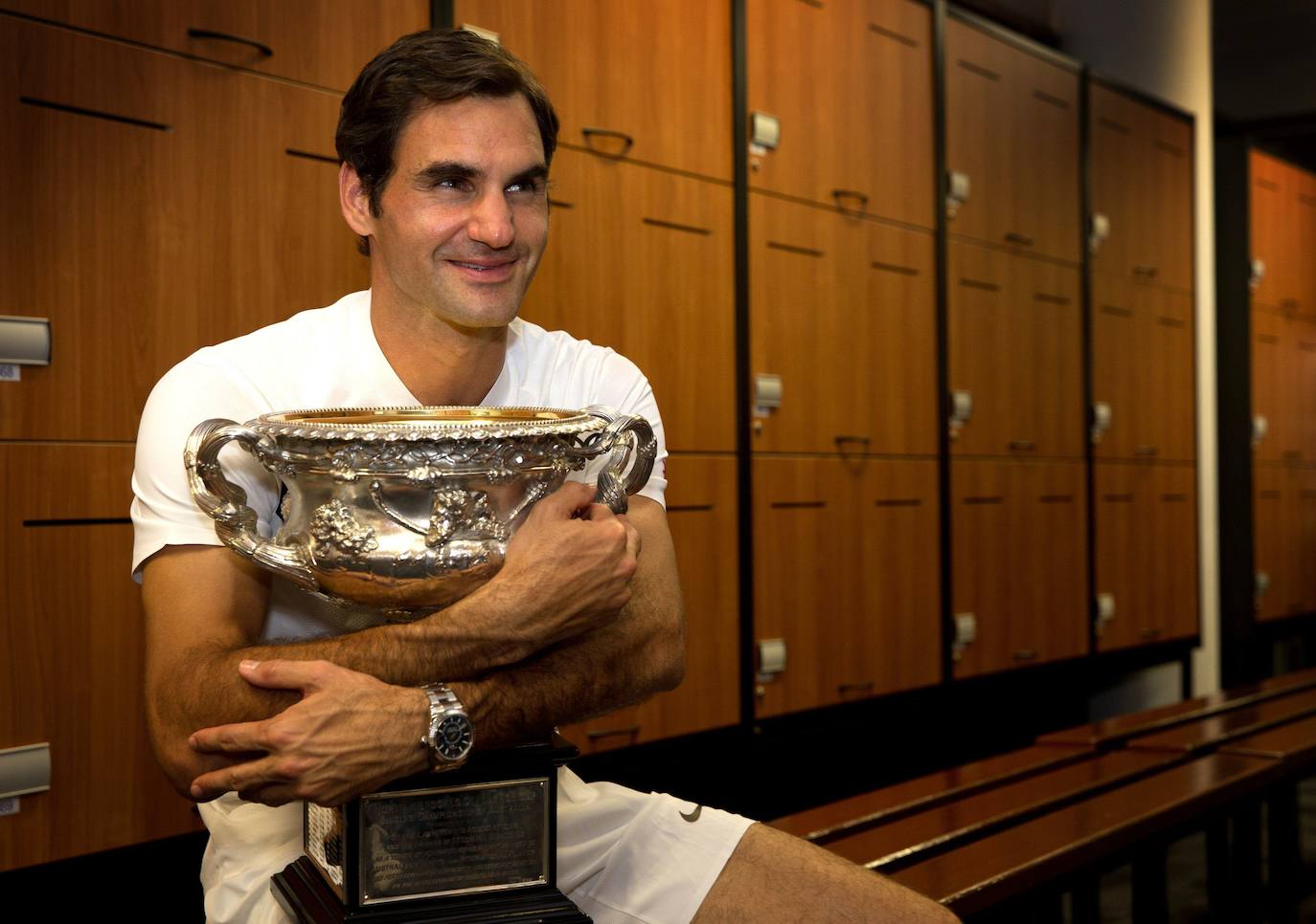 7.  Roger Federer . El tenista suizo obtuvo el año pasado casi la totalidad de sus 90 millones de dólares en ganancias de patrocinios con marcas como Rolex, Credit Suisse y Uniqlo, ya que estuvo lesionado. Cuenta con participaciones en la empresa suiza de ropa deportiva 'On'.