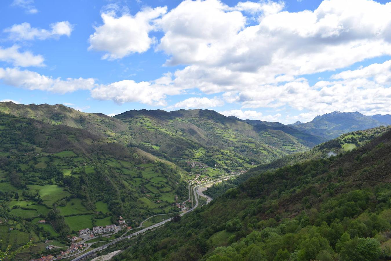 Fotos: Ruta al Pico Moros por el inicio de la Ruta les Fuentes