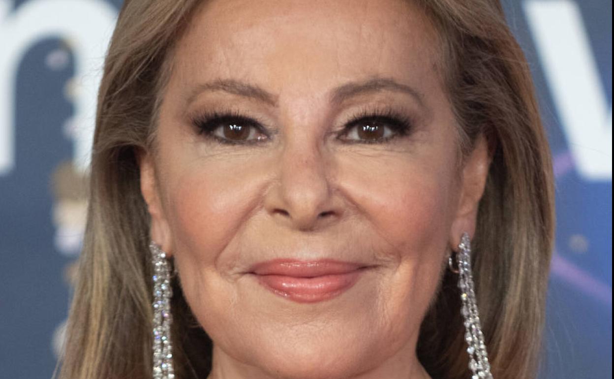 Ana Obregón, víctima del acoso de los papaprazzi anuncia que denunciará a quienes le saquen fotos en el cementerio 