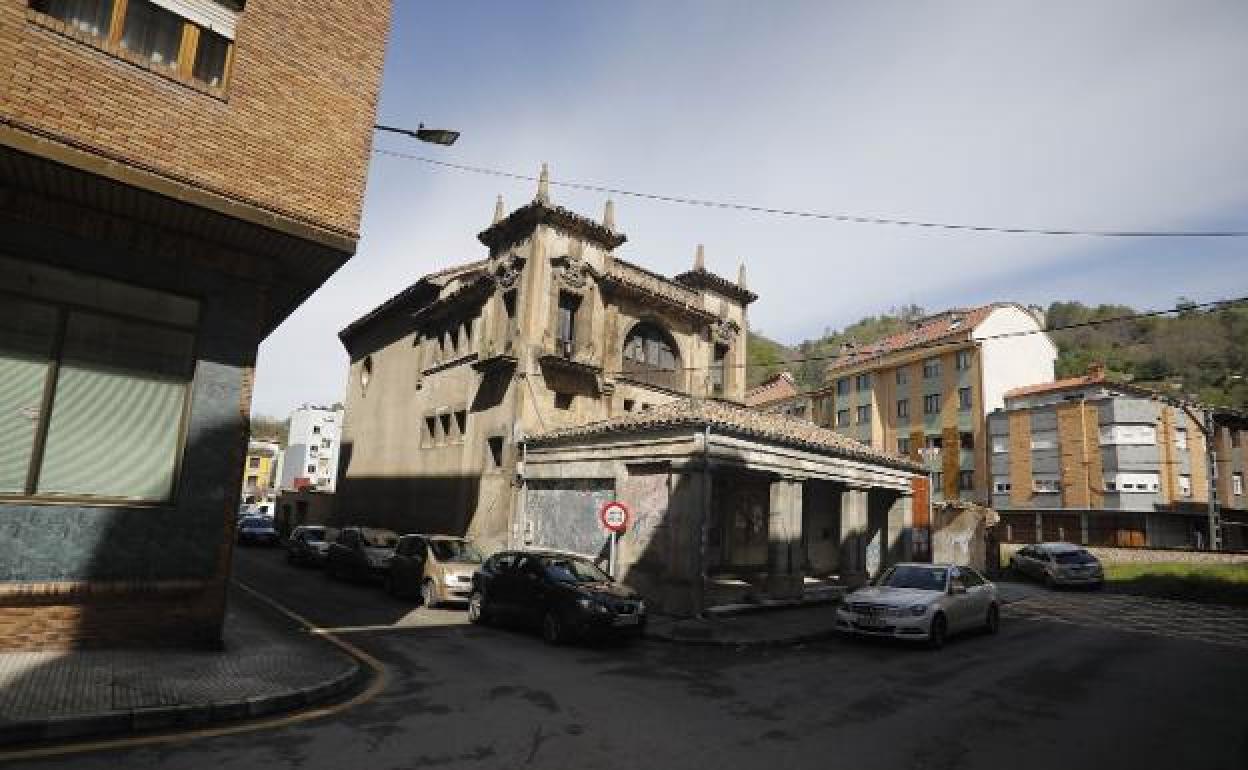 Teatro Virginia de Sotrondio, donde se ubicará el nuevo centro de salud.