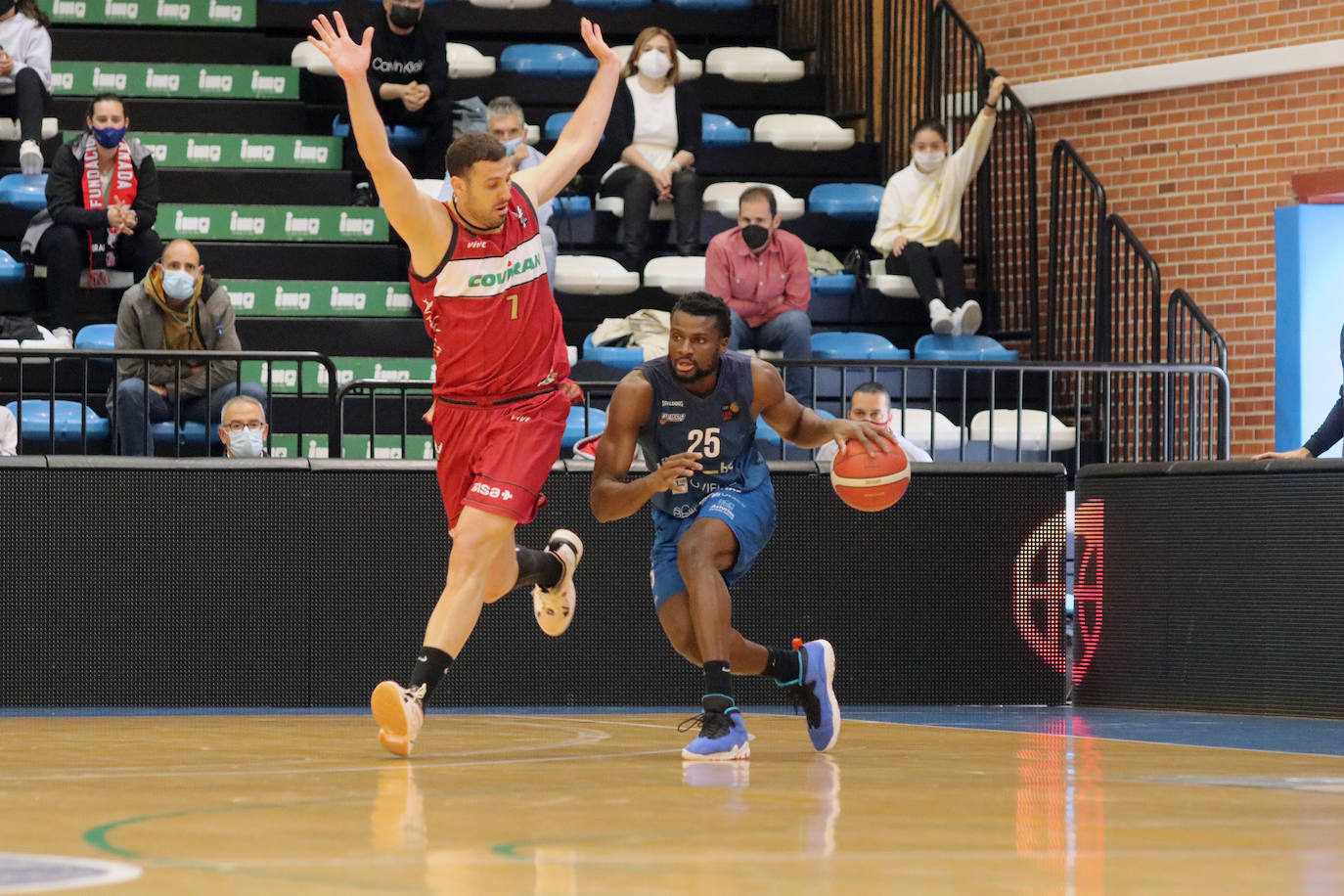 Fotos: Las imágenes del Liberbank Oviedo 78-83 Granada