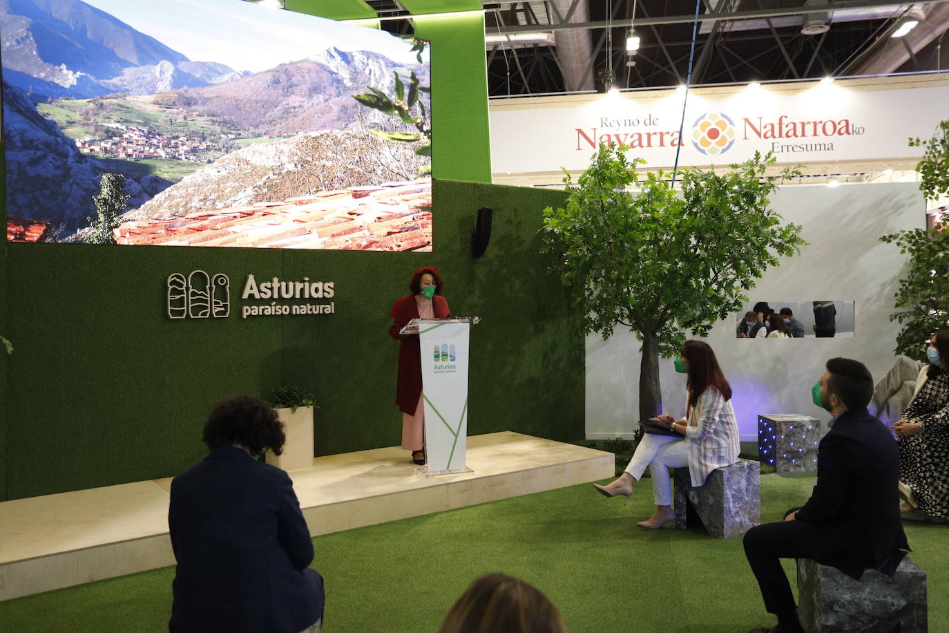 La consejera de Cultura, Política Llingüística y Turismo, Berta Piñán, ha presentado este miércoles en la Feria Internacional de Turismo (Fitur) la estrategia del Gobierno de Asturias para revitalizar el sector. 