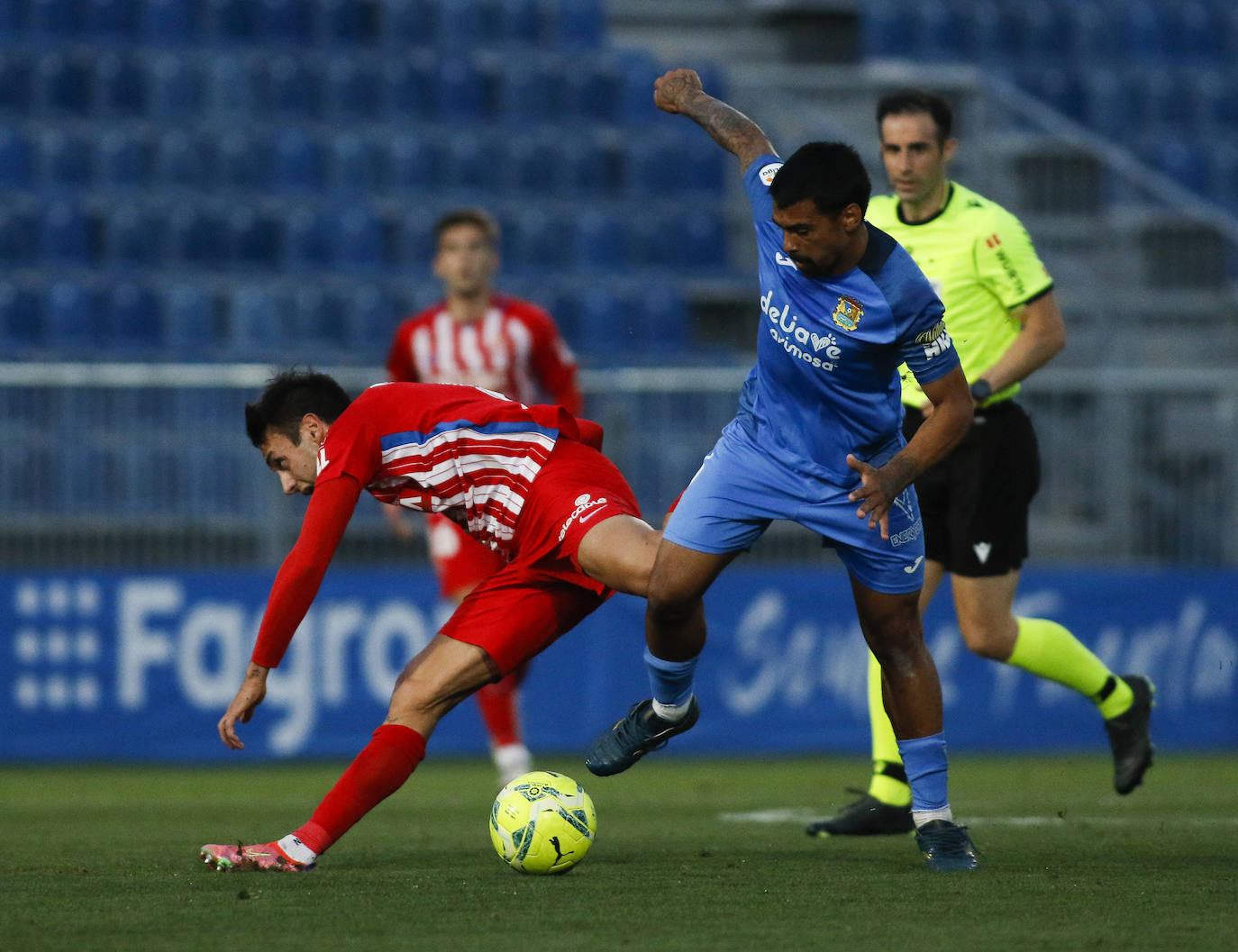 Fotos: Las mejores imágenes del Fuenlabrada - Sporting