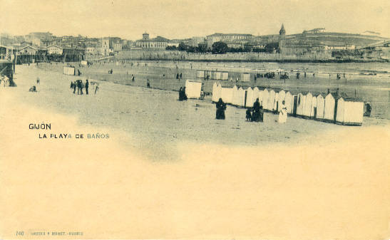 Este verano en el arenal gijonés no habrá ni casetas ni hamacas. La playa de San Lorenzo no contará un año más con estos tradicionales vestuarios que forman parte de la fisonomía de la playa desde que las generaciones pasadas y presentes tienen memoria. Si bien nacieron con la idea de constituir un pudoroso vestuario, enseguida los usuarios hicieron de ellas un verdadero club social y en la actualidad se han convertido en un referente turístico del verano gijonés. 