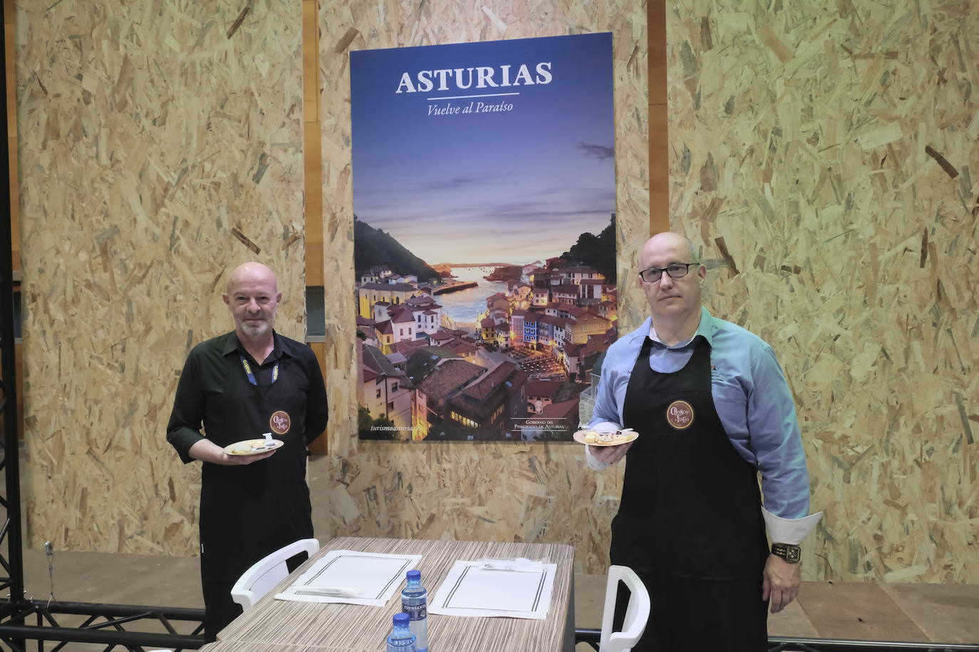 Parte del equipo asturiano, listo para 'vender' Asturias a todos los visitantes de Madrid Fusión 