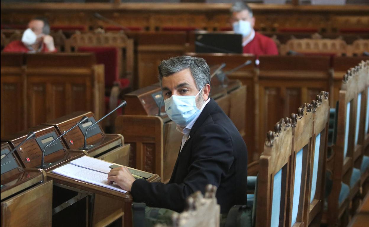 Alejandro Calvo durante una comparecencia en la Junta General