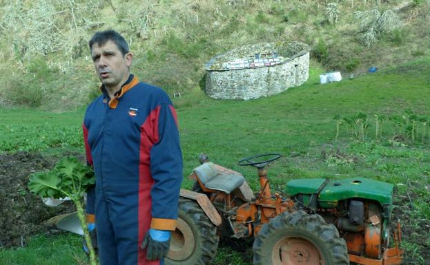 Toño Rodríguez, alcalde del barrio de Moal: «La gente va a coger miedo de adentrarse en el monte»