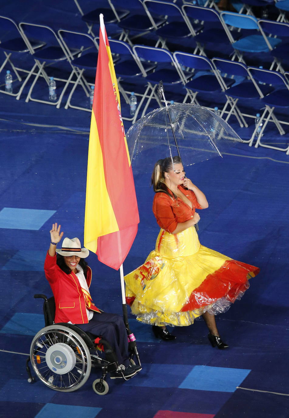 La nadadora es la primera deportista paralímpica en recibir el galardón y séptima mujer en la historia de los Premios Princesa de Asturias. Teresa Perales, que recoge el testigo de Carlos Sainz, recibe el premio en plena preparación para los Juegos de Tokyo.