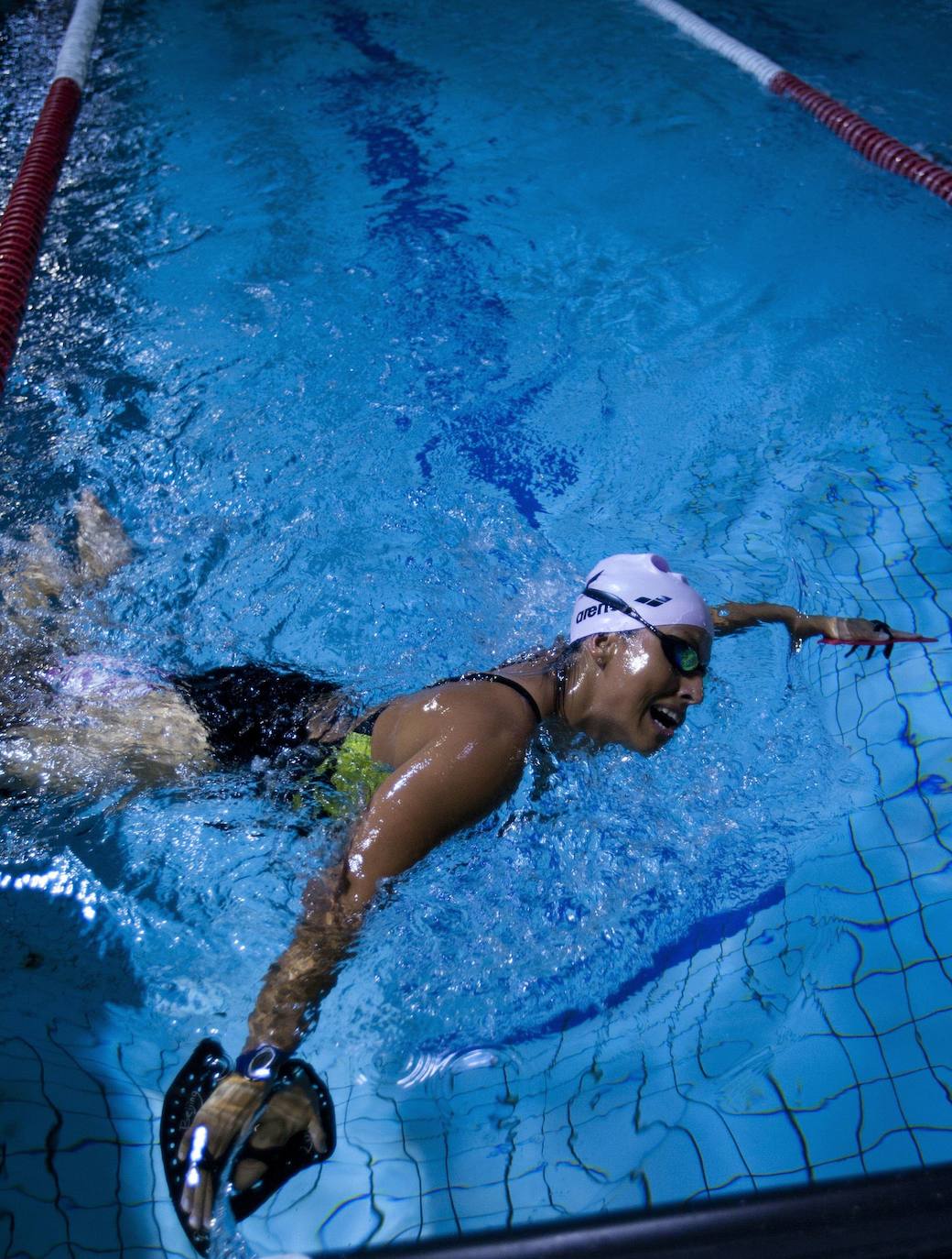 La nadadora es la primera deportista paralímpica en recibir el galardón y séptima mujer en la historia de los Premios Princesa de Asturias. Teresa Perales, que recoge el testigo de Carlos Sainz, recibe el premio en plena preparación para los Juegos de Tokyo.