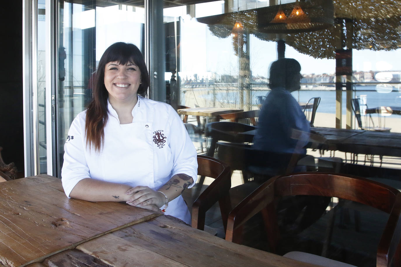 La cocina marina es la gran apuesta del restaurante, ubicado en pleno Acuario de Gijón