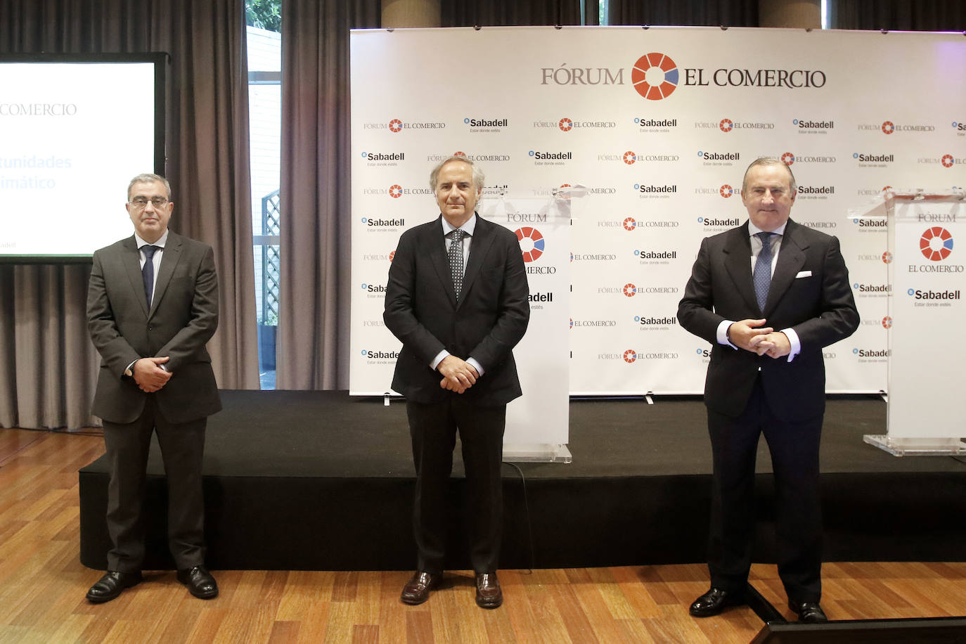 El Fórum de EL COMERCIO, que contó con el patrocinio del Banco Sabadell, analizó este jueves los riesgos y oportunidades del cambio climático. El acto contó con la presencia de Íñigo Losada, catedrático de Ingeniería Hidráulica de la Universidad de Cantabria y director de investigación del Instituto de Hidráulica Ambiental, y de Pablo Junceda, director general de Sabadell Herrero.