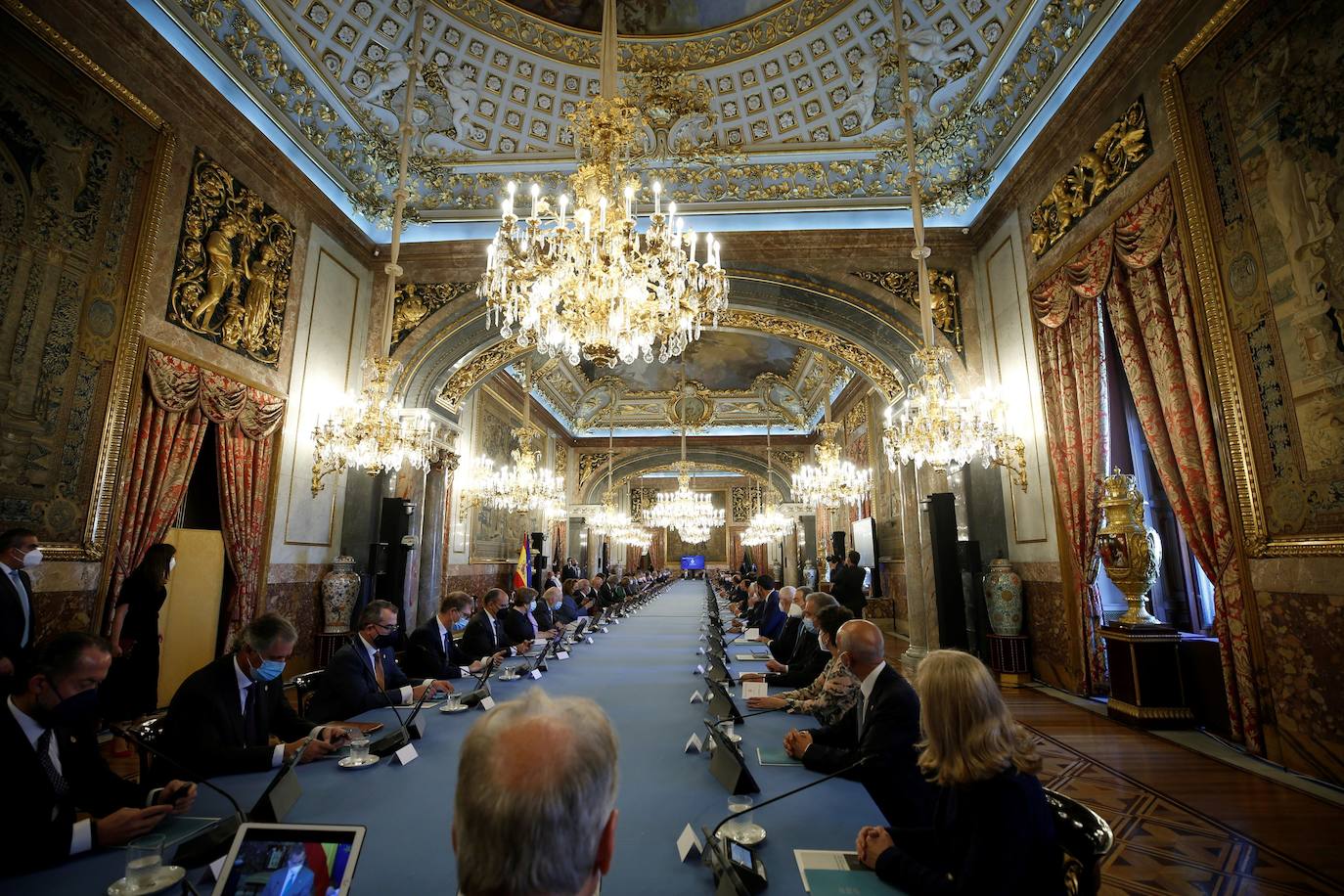 Los reyes Felipe VI y Letizia presidieron este viernes la reunión anual de los miembros de los patronatos de la Fundación Princesa de Asturias. En el acto estuvo también el presidente del Principado, Adrián Barbón.