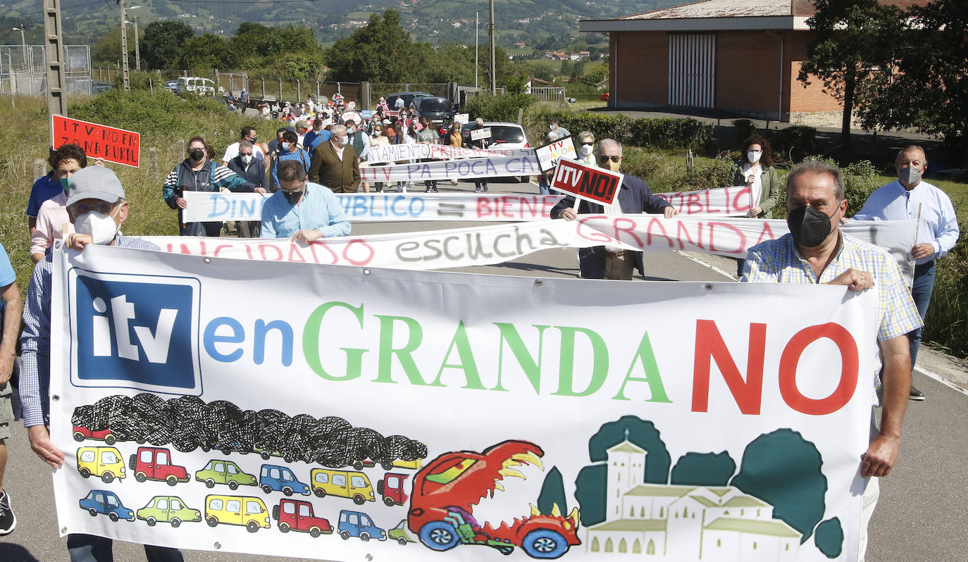 Los vecinos de Granda, en Gijón, volvieron a movilizarse este sábado para evitar que se instale en la parroquia una estación de ITV.