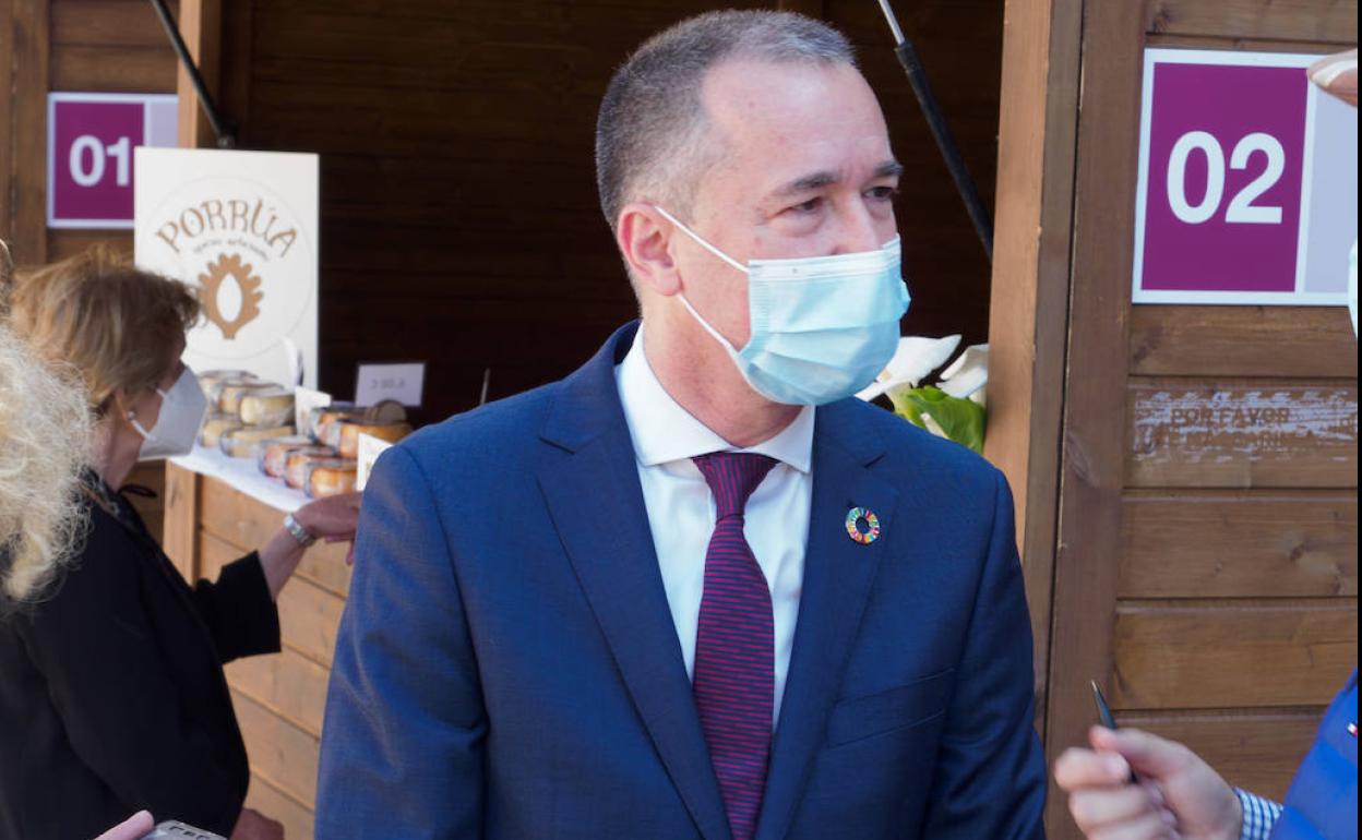 El consejero de Salud, Pablo Fernández Muñiz, este sábado en Avilés.