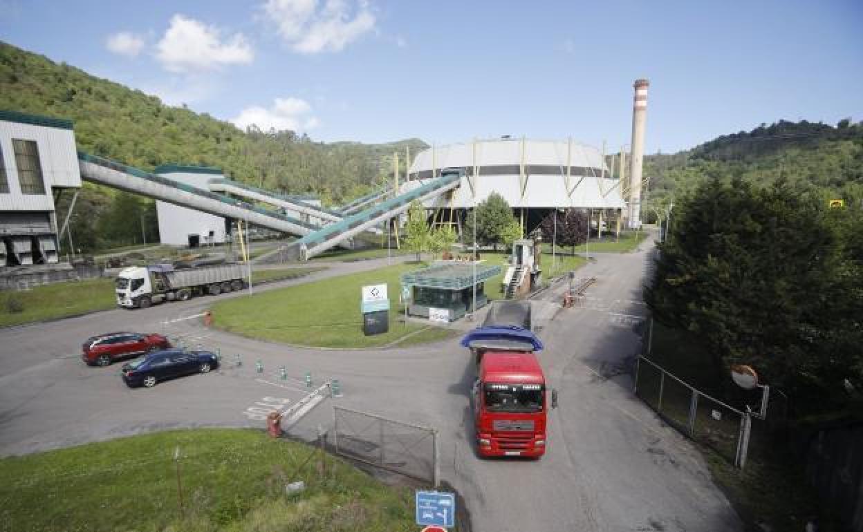 Instalaciones de la central térmica de La Pereda. 