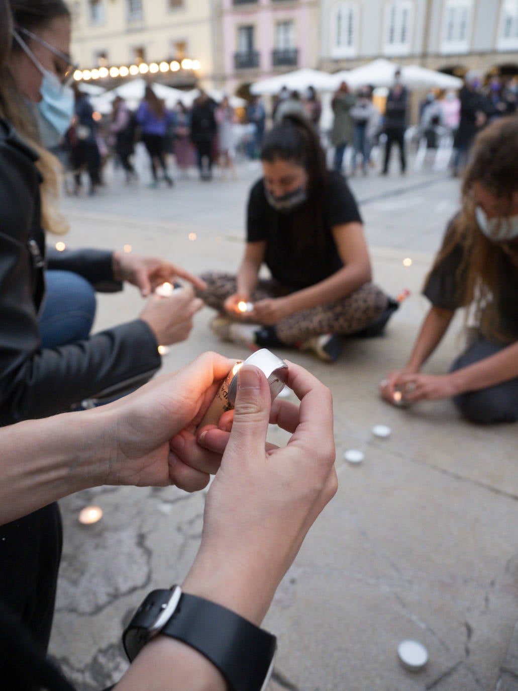 Las concentraciones en repulsa del asesinato a manos de su padre de la pequeña Olivia y de la desaparición de su hermana Anna se han sucedido a lo largo de los principales municipios de Asturias. Los manifestantes también han mostrado su repulsa ante el asesinato de Rocío, después de que su expareja y padre de su bebé de cuatro meses, confesase haberla matado. 