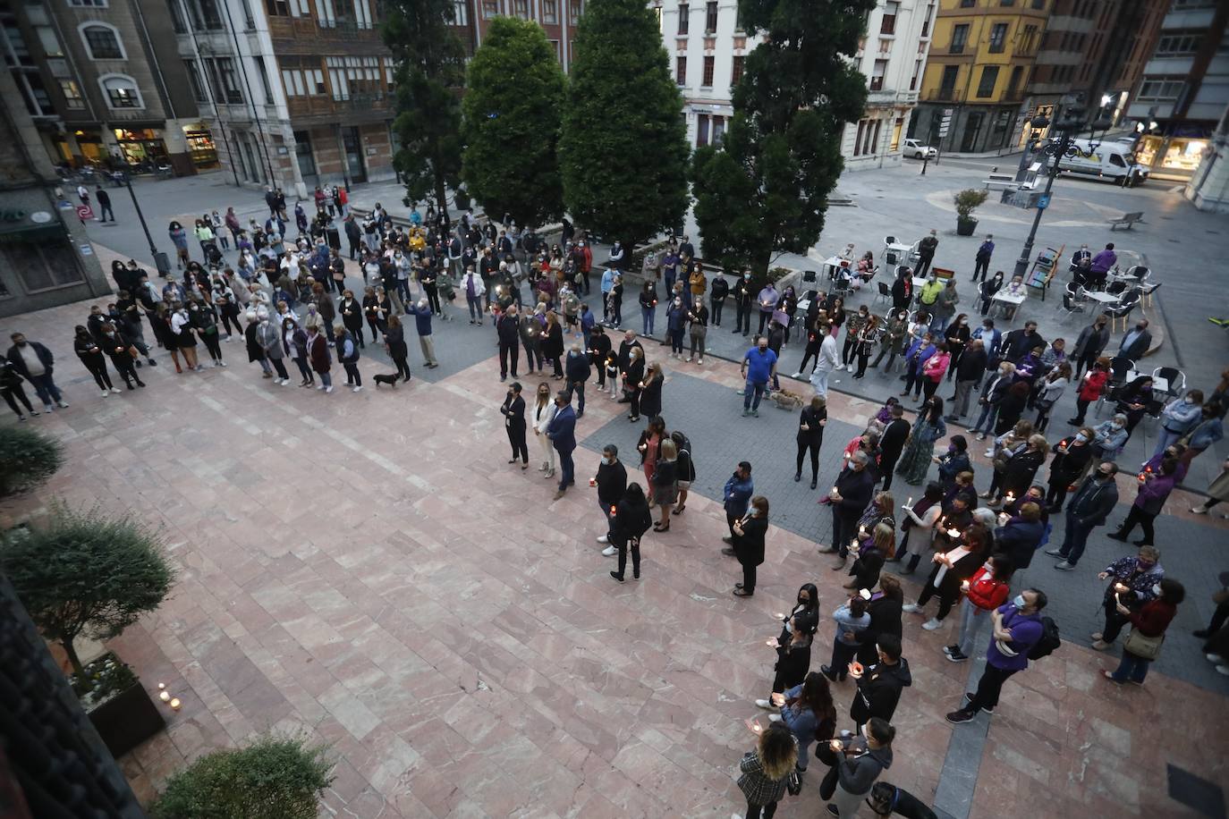 Las concentraciones en repulsa del asesinato a manos de su padre de la pequeña Olivia y de la desaparición de su hermana Anna se han sucedido a lo largo de los principales municipios de Asturias. Los manifestantes también han mostrado su repulsa ante el asesinato de Rocío, después de que su expareja y padre de su bebé de cuatro meses, confesase haberla matado. 