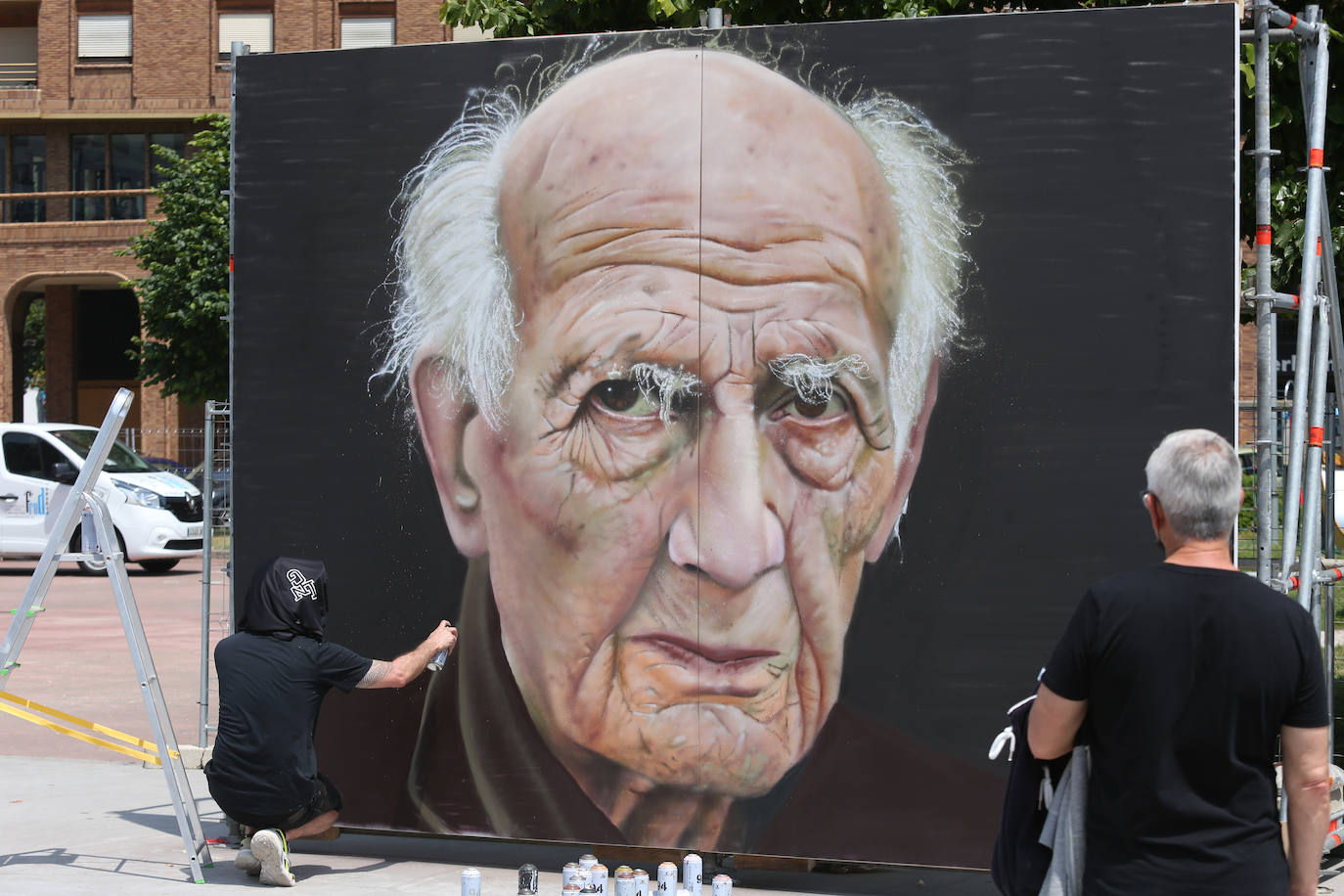 El Festival de Cultura Urbana (Focart) de Avilés llenó de vida La Exposión durante todo el fin de semana, pero, sin duda, la principal atracción fue la Liga Nacional de Graffiti en la que diez de los mejores artistas del país compitieron por pintar la mejor obra.