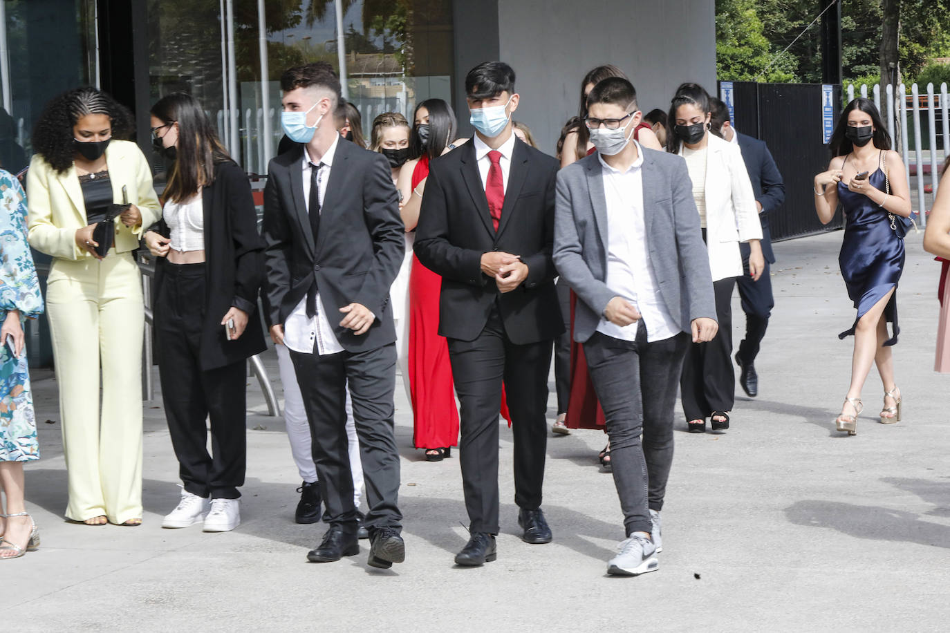 Los alumnos del IES Montevil celebraron este martes el acto de graduación en el recinto ferial Luis Adaro.