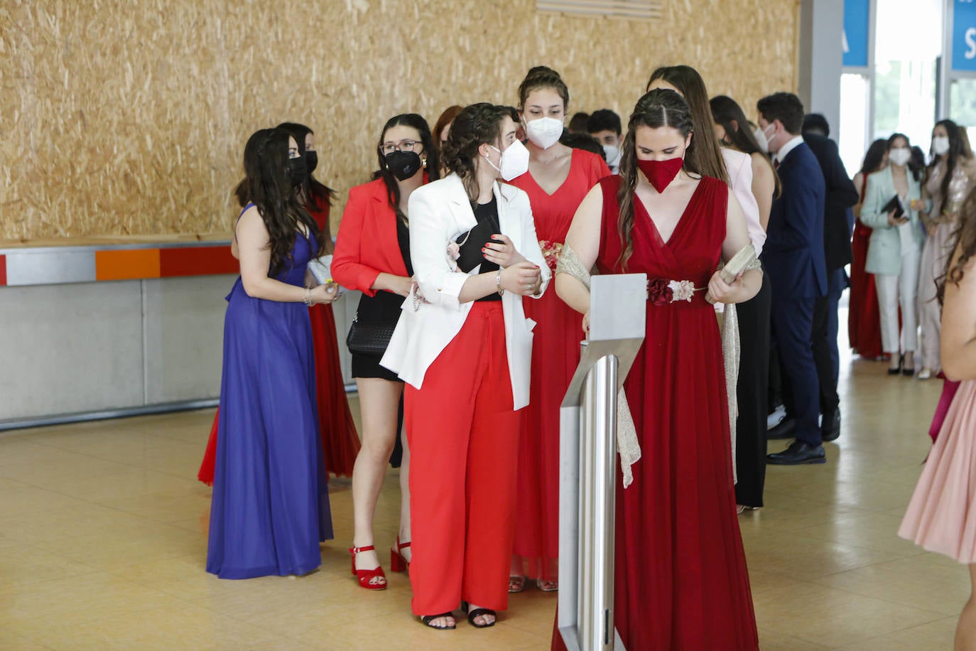 Los alumnos del IES Montevil celebraron este martes el acto de graduación en el recinto ferial Luis Adaro.