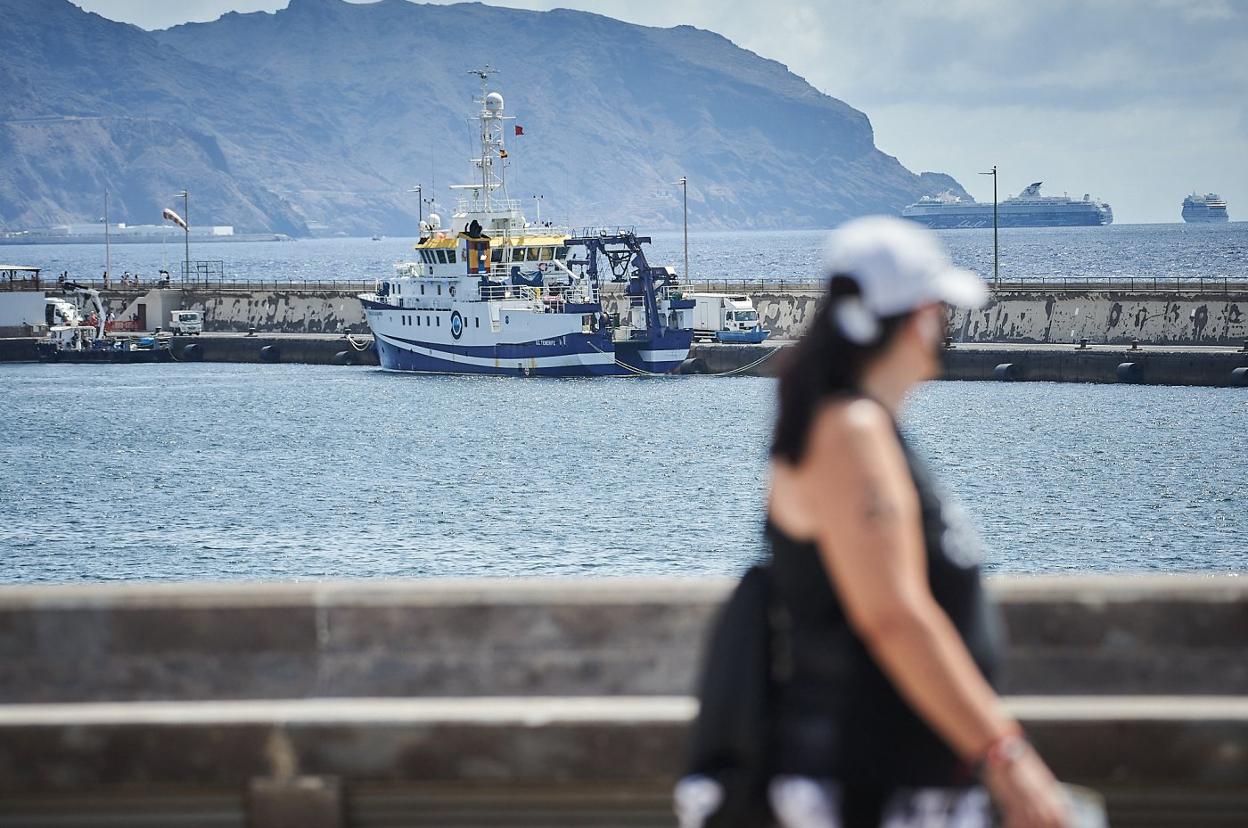 El buque oceanográfico Ángeles Alvariño, atracado en Tenerife. 