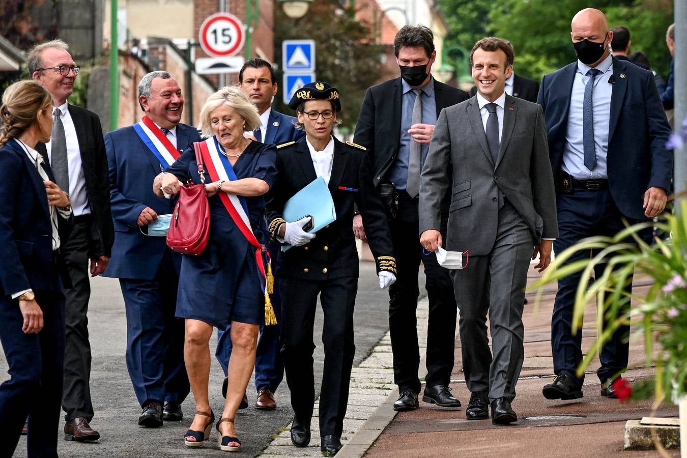 Desde el pasado jueves en Francia ya no es obligatorio utilizar mascarilla al aire libre