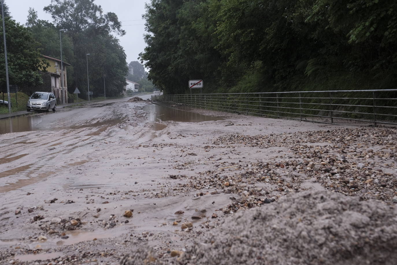 Las lluvias en el oriente asturiano afectaron a Cué, Balmorí, Celorio, Riego y Turón, entre otros. 