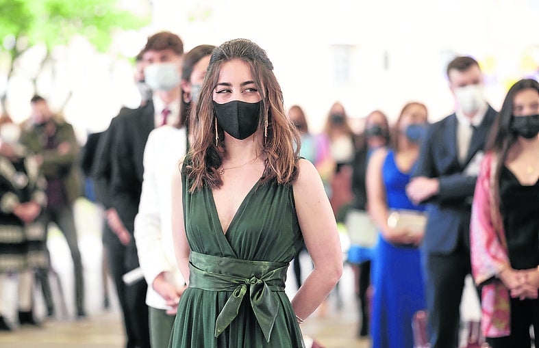 Lía celebró ayer su graduación 